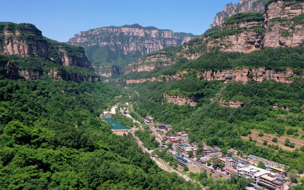 太行山谷變&ldquo;畫谷&rdquo; 寫生經濟富鄉(xiāng)村