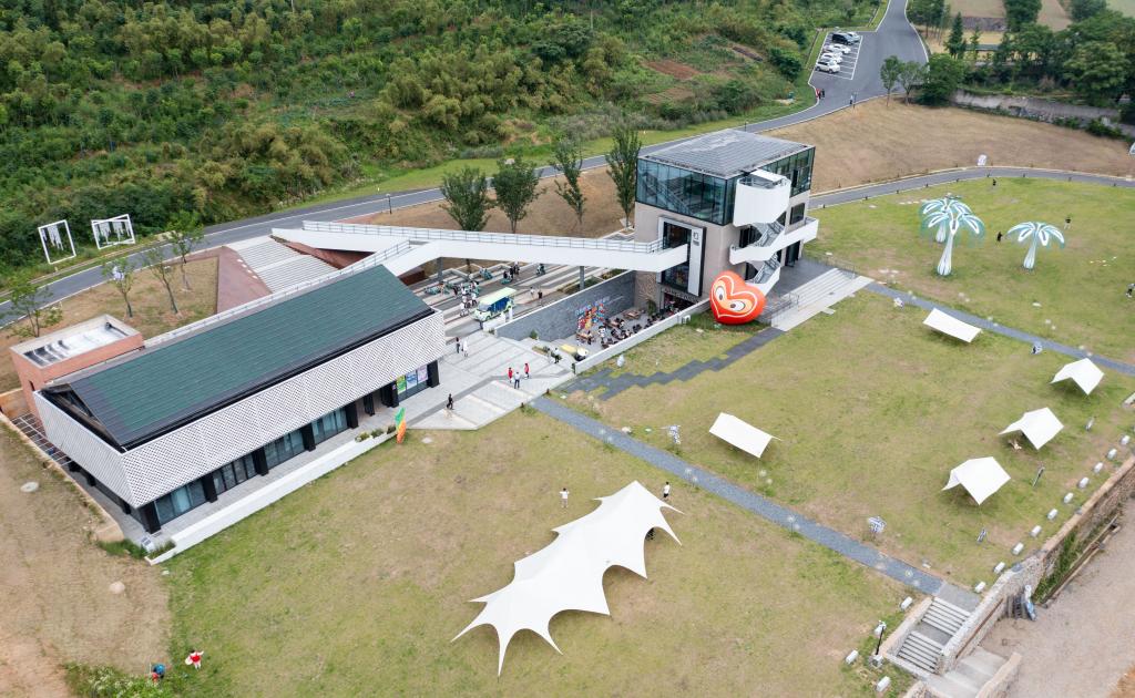 新華全媒+&middot;&ldquo;千萬工程&rdquo;調(diào)研行丨再訪余村：留住&ldquo;綠&rdquo;，迎來&ldquo;青&rdquo;