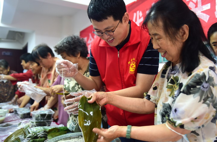 迎端午齊包 &ldquo;廉心粽&rdquo;
