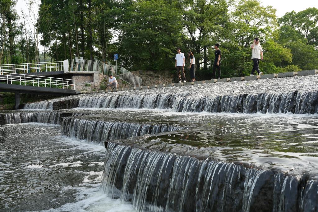 &ldquo;千萬工程&rdquo;調研行丨浙江湖州：山區小鎮的&ldquo;美麗逆襲&rdquo;