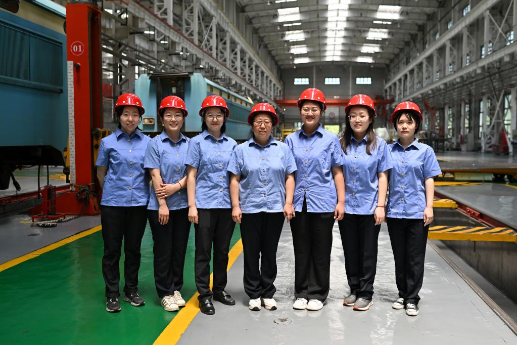 螢火&middot;青春丨&ldquo;95后&rdquo;天車司機：用起重機干&ldquo;繡花活&rdquo;