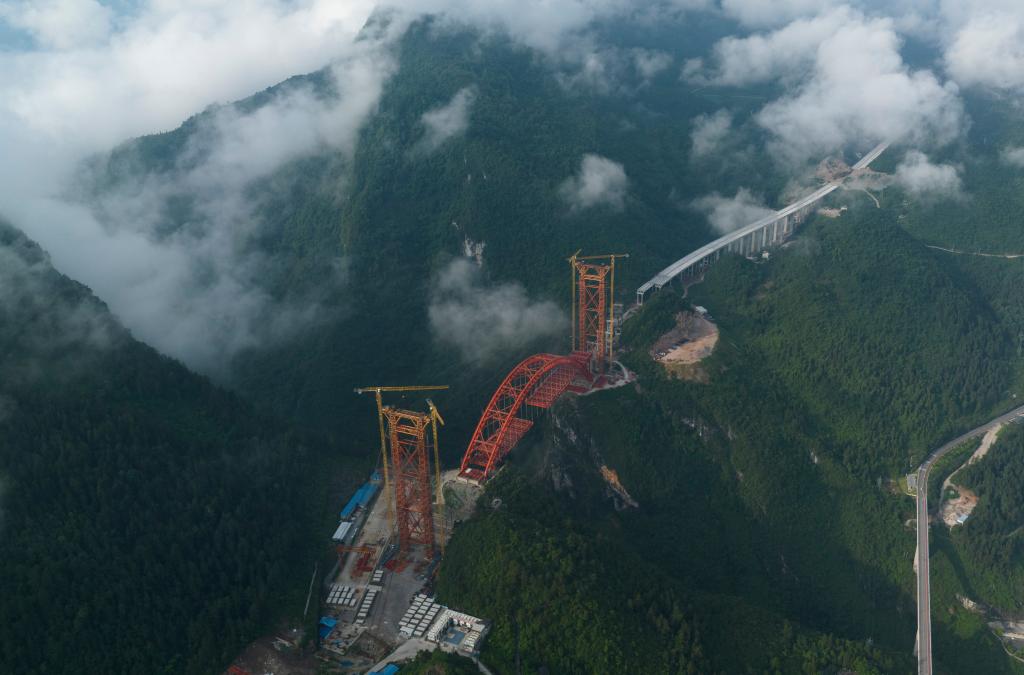 湖北鶴峰：峽谷飛&ldquo;虹&rdquo;