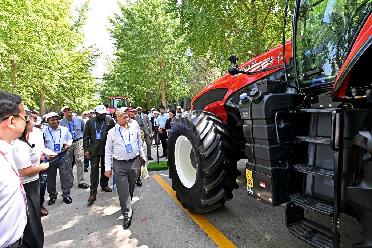 &ldquo;我們感受到了中國共享發(fā)展成果的真摯意愿&rdquo;&mdash;&mdash;記駐華使節(jié)走進(jìn)國機(jī)集團(tuán)