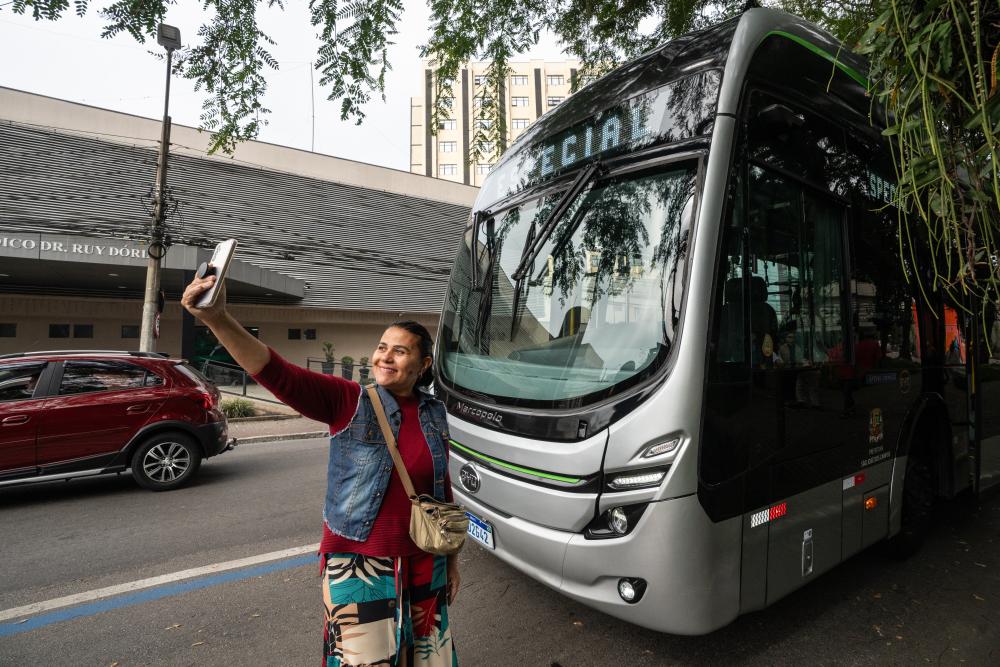 巴西航天城公交&ldquo;綠線&rdquo;上的中國電動大巴