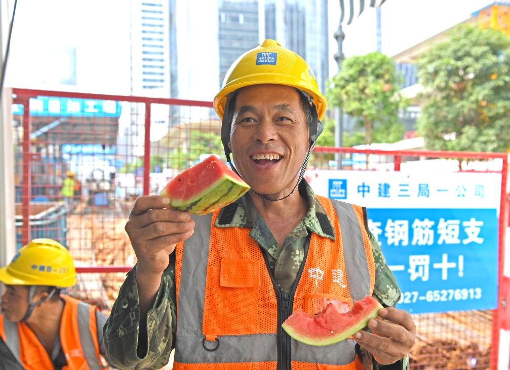 工地消暑&ldquo;涼&rdquo;策多