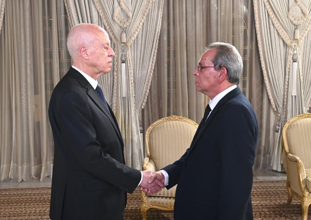 突尼斯總統(tǒng)任命新總理