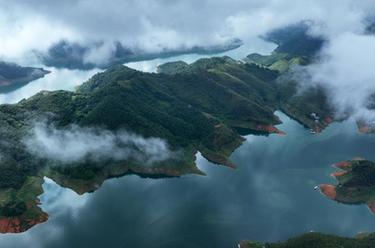 貴州黔西南：秀美風光&ldquo;醉&rdquo;游人
