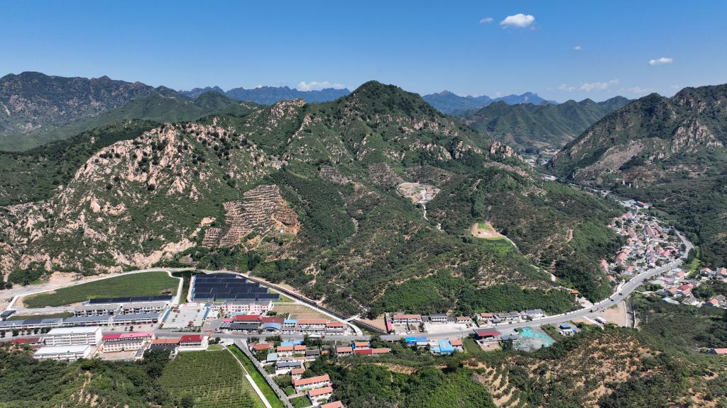 河北唐山：長城腳下 小康村似&ldquo;珍珠鏈&rdquo;