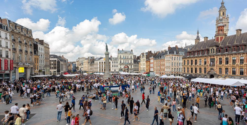 法國里爾：百萬游客趕&ldquo;大集&rdquo;