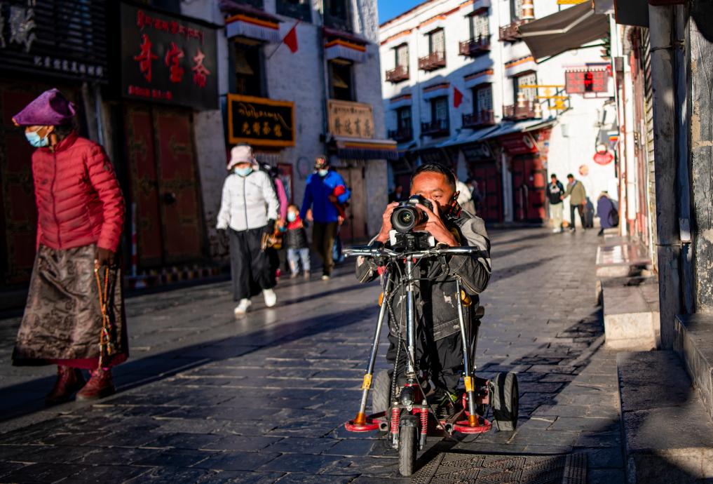 &ldquo;瓷娃娃&rdquo;拉巴頓珠：從自己的視角尋找生命的光