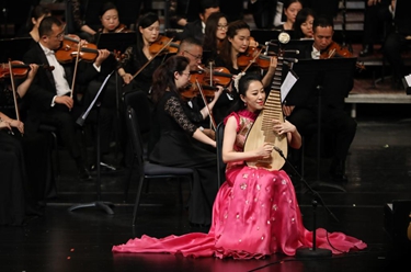 金鐘之星&ldquo;一帶一路&rdquo;民族音樂會(huì)在敦煌上演