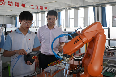 扎根職業教育里的&ldquo;摘金&rdquo;教練