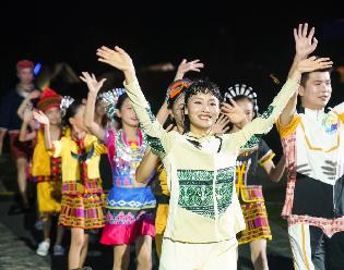 海南五指山：大山里的時裝&ldquo;村秀&rdquo;