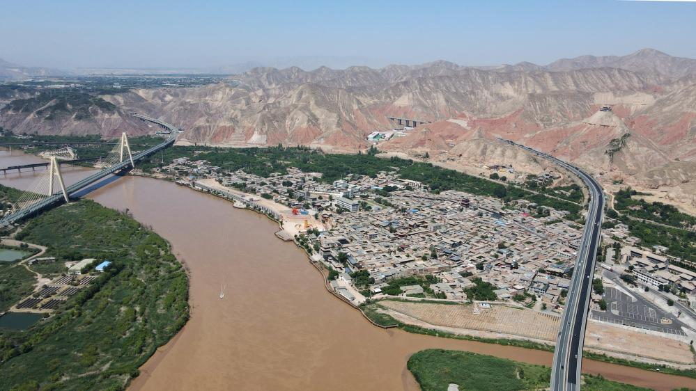 新華全媒+&middot;新時代中國調研行&middot;黃河篇丨天空之眼瞰祖國&mdash;&mdash;古城古鎮古村見證黃河文化傳承