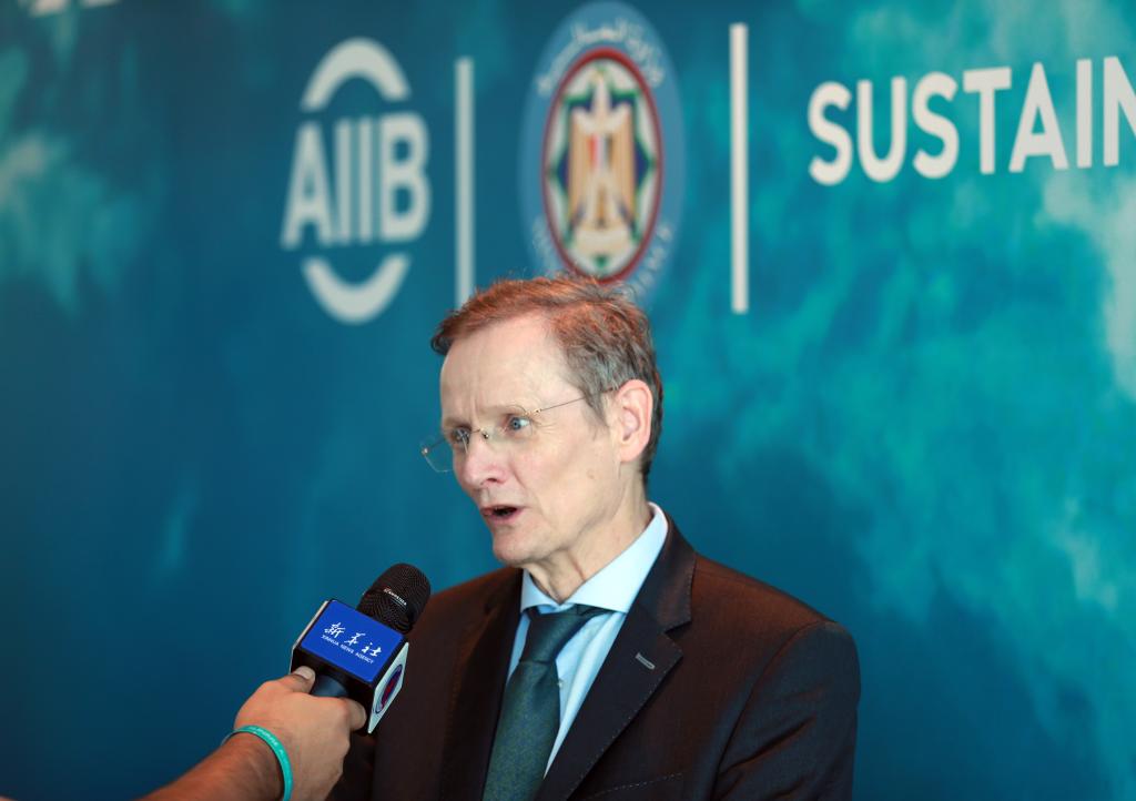 專訪：為全球可持續(xù)發(fā)展作出更大貢獻&mdash;&mdash;訪亞投行副行長舒克內(nèi)希特
