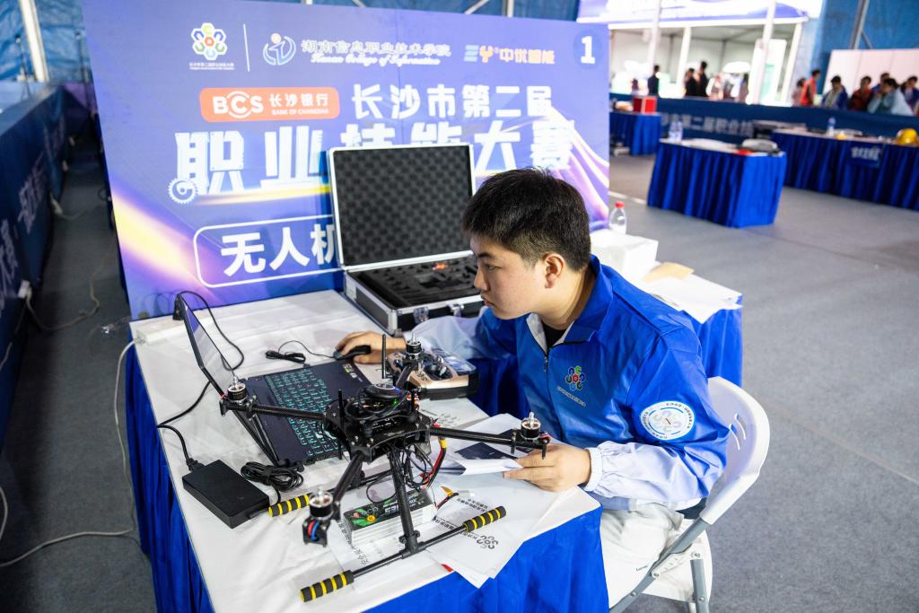 湖南長(zhǎng)沙：&ldquo;能工巧匠&rdquo;大比武