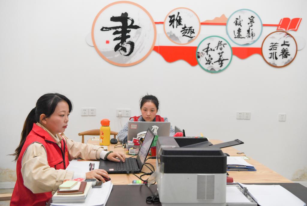 網(wǎng)格員&ldquo;小白楊&rdquo;：用心用情解決居民急難愁盼問題