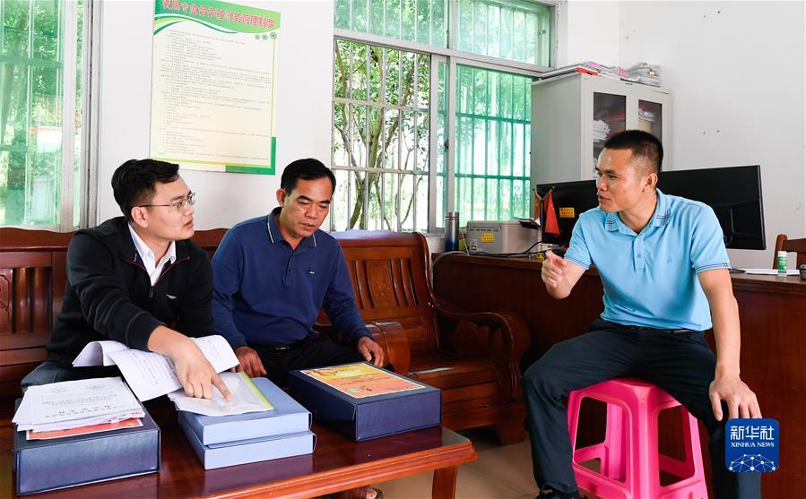 （新華全媒頭條&middot;圖文互動）（3）堅定執著打好黨風廉政建設和反腐敗斗爭攻堅戰持久戰&mdash;&mdash;從十九屆中央紀委六次全會看全面從嚴治黨向縱深推進