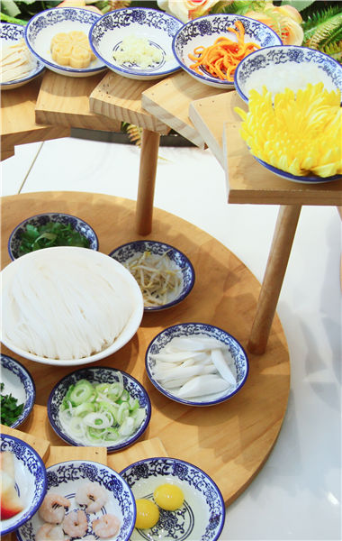 “有一种叫云南的生活”从一碗过桥米线开始