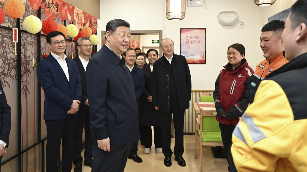 習近平春節前夕在北京看望慰問基層干部群眾