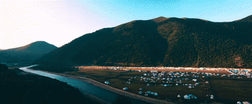 新時(shí)代&middot;新地標(biāo)｜飛馳在最美天路