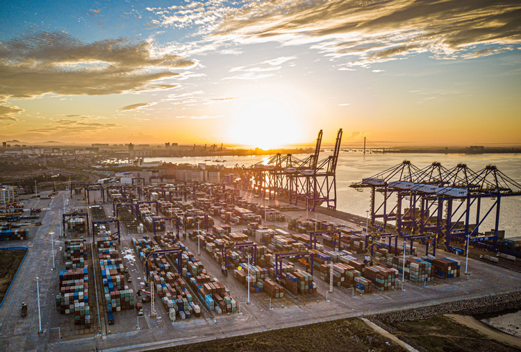 鐘華論：彪炳史冊(cè)的偉大成就，堅(jiān)如磐石的中流砥柱