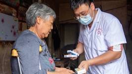 扎根鄉(xiāng)村的&ldquo;90后&rdquo;村醫(yī)