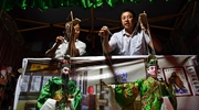 &ldquo;方寸戲臺&rdquo;扎根山鄉(xiāng) 農(nóng)民木偶劇團送戲25載