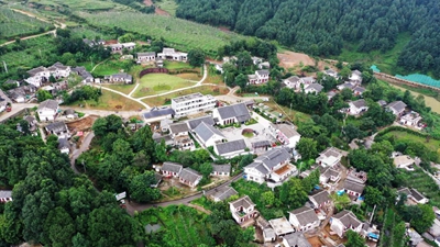 烏蒙潮涌&mdash;&mdash;國(guó)家反貧困試驗(yàn)區(qū)畢節(jié)的十年蝶變