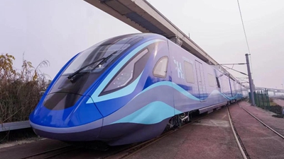 下線新車 謀劃新單 闖出新路&mdash;&mdash;來自軌道客車生產(chǎn)基地中車長客的新底氣