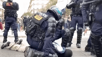 法國多地再次舉行反&ldquo;健康通行證&rdquo;抗議活動