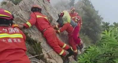 遼寧大連：登山者摔傷被困 救援堪比&ldquo;極限運動&rdquo;
