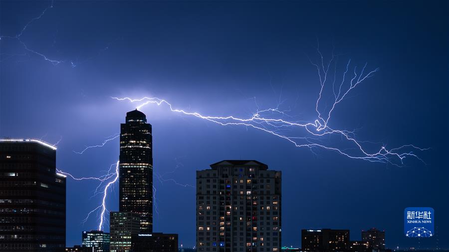 （國際&middot;一周看天下）美國休斯敦：夜空中的閃電